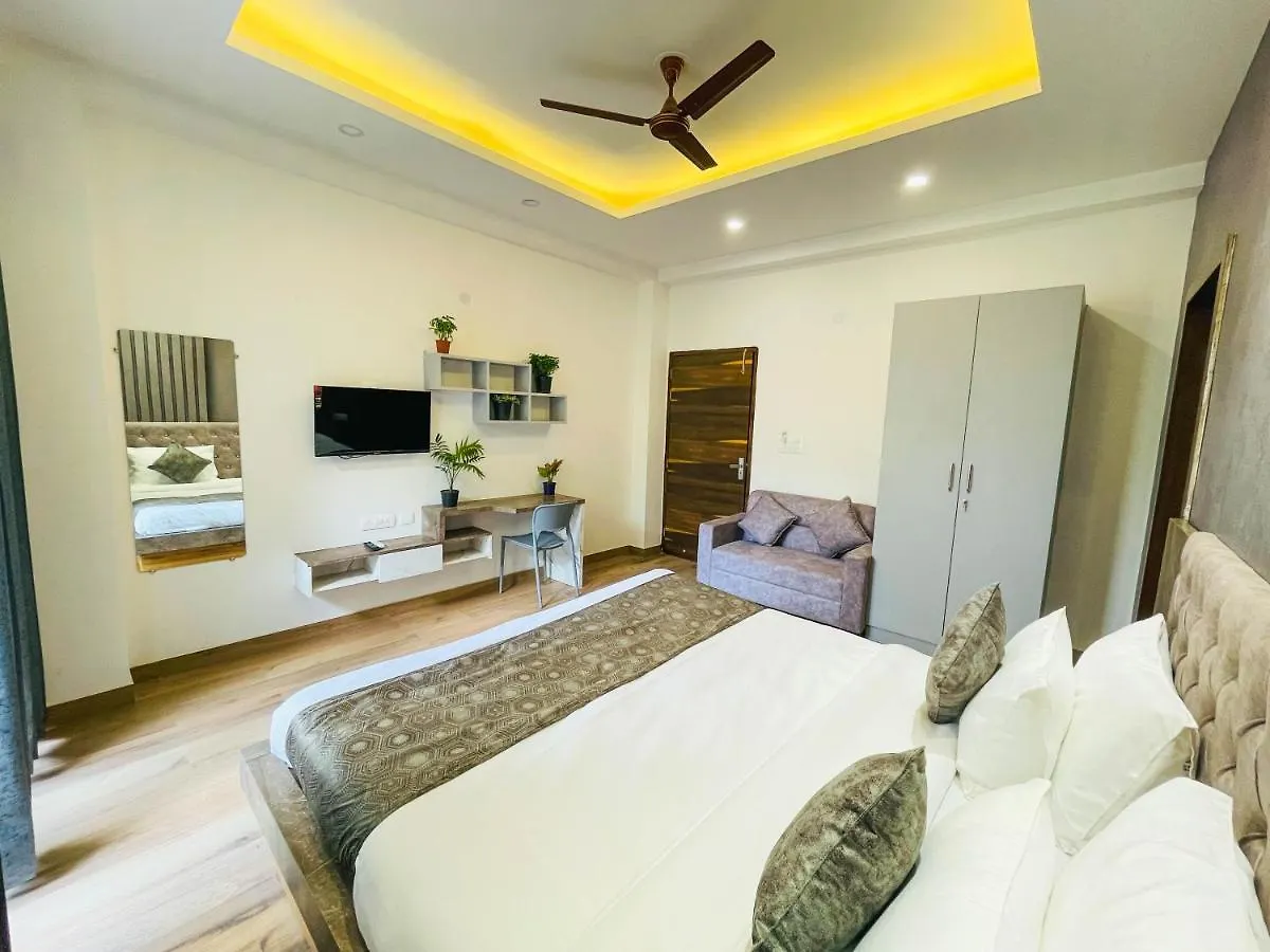 Serviced Luxury Suites With Kitchenette & Balcony At Sector 45 Gurgaon India