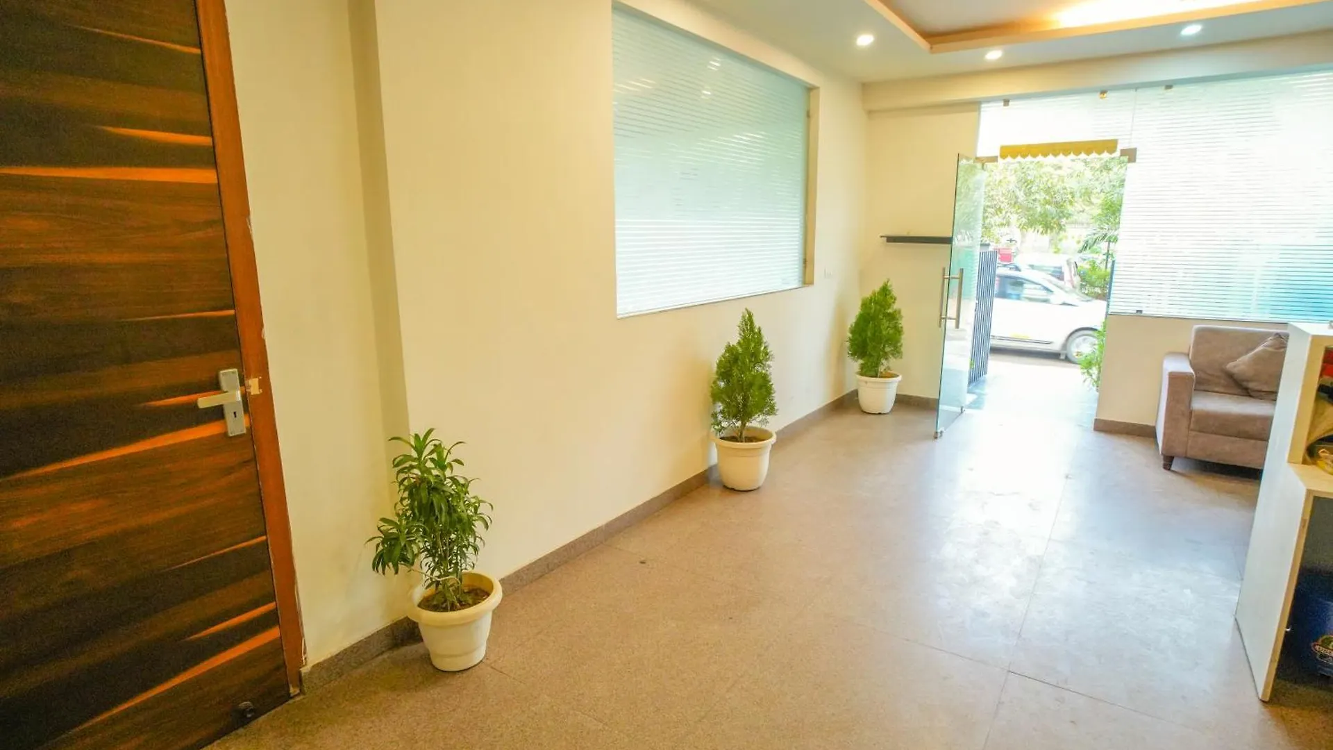 Serviced Luxury Suites With Kitchenette & Balcony At Sector 45 Gurgaon India