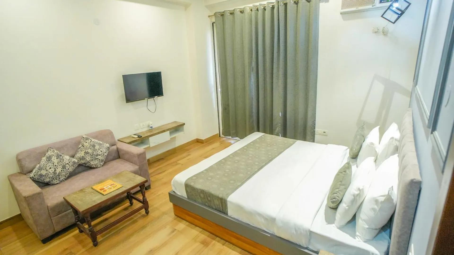 Hotel Serviced Luxury Suites With Kitchenette & Balcony At Sector 45 Gurgaon
