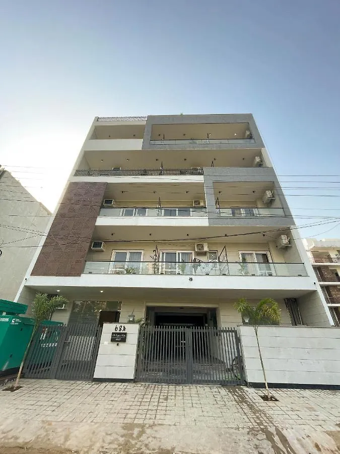 ** Отель Serviced Luxury Suites With Kitchenette & Balcony At Sector 45 Гургаон Индия