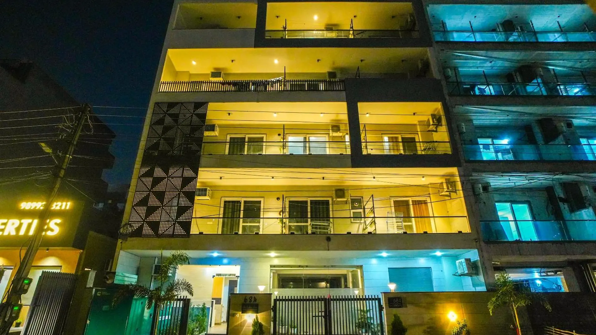 Serviced Luxury Suites With Kitchenette & Balcony At Sector 45 Гургаон 2*,  Индия